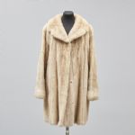 523872 Fur coat